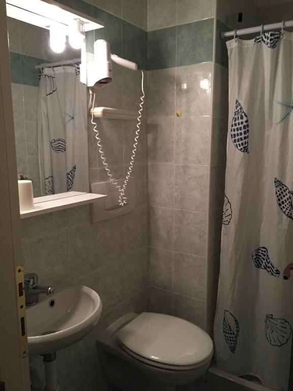 Hotel Plinio Лено Номер фото