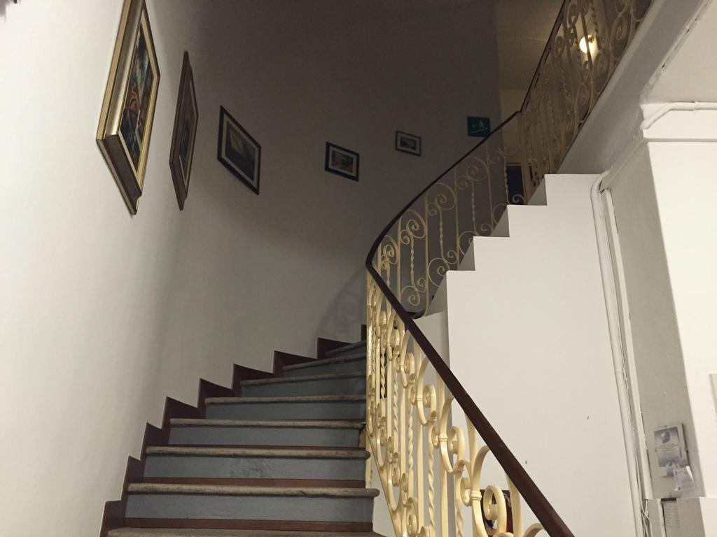 Hotel Plinio Лено Экстерьер фото